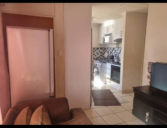 3 BEDROOM HOUSE FOR SALE IN STRETFORD